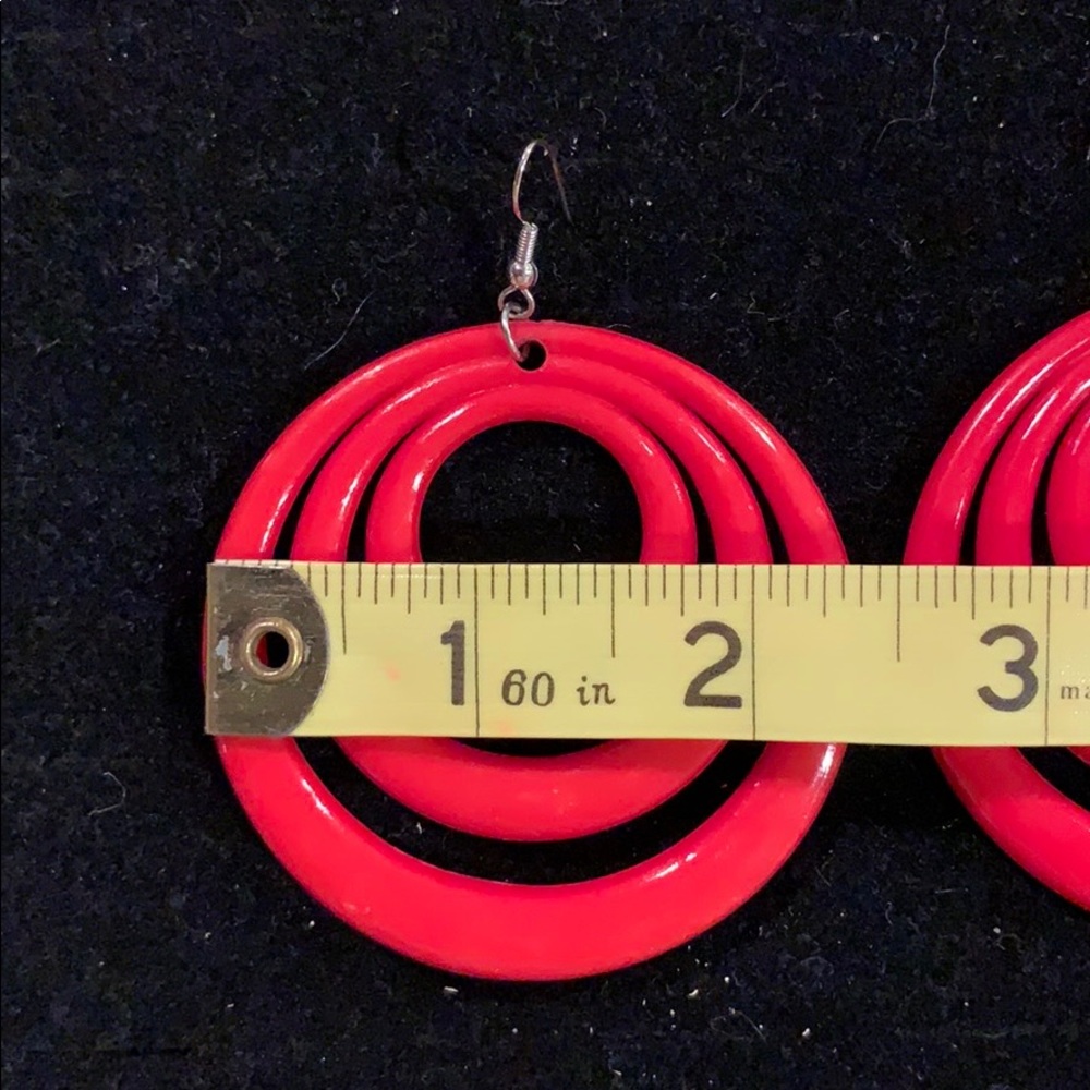 Red hoop earrings - Picture 5 of 6
